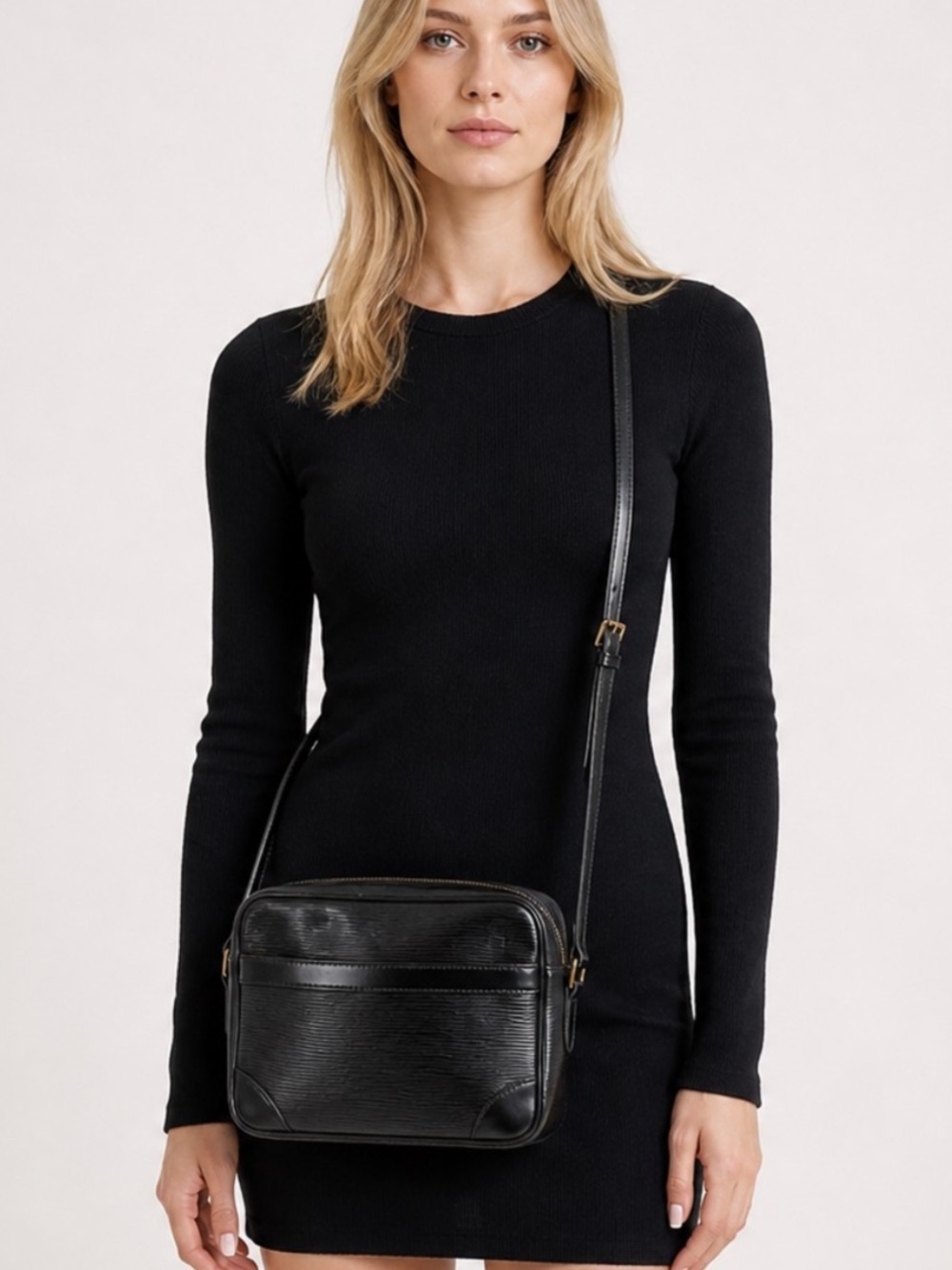 EUC black Louis Vuitton Epi Trocadero shoulder bag